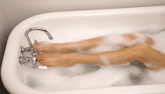 legs in bath
